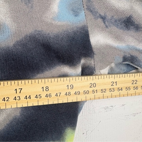 Tie-Dye Cropped Long Sleeve Top Sweater Neon Green and Blue No Tag Sz M - Picture 5 of 8